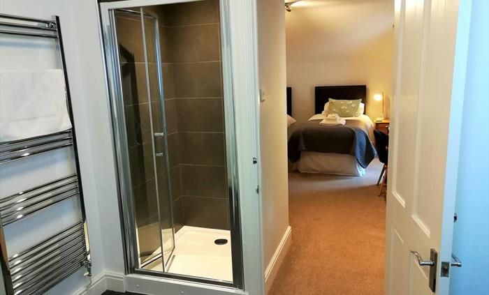 Room 7 - Shower Ensuite